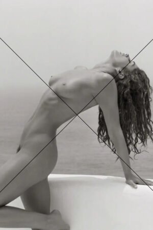 Cindy Crawford  Sensual Black And White Pose Against The Ocean 6" x 4" Digital Download
