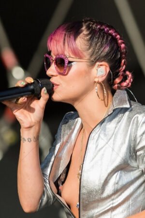 Lily Allen On Stage Mid-Performance, Pink Highlights 6" x 4" Photo Print