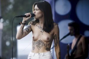 Selma Judith Singing Topless On Stage 6" x 4" Digital Download