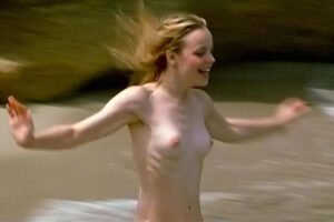 Rachel McAdams Nude Pose Laughing – 6" x 4" Photo Print