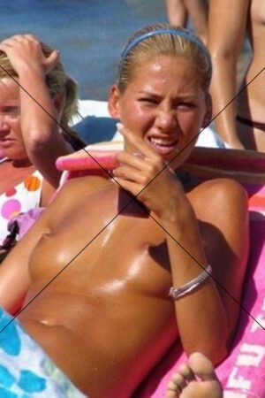 Anna Kournikova Sunbathing Topless - Photo Print 6" x 4"