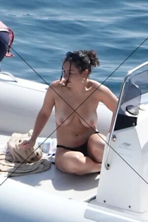 Charli XCX Topless on Yacht - Photo Print 6" x 4"
