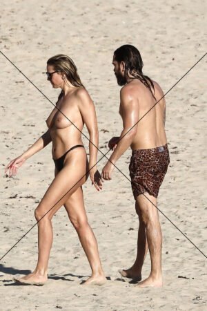 Heidi Klum & Partner Beach 6" x 4" Digital Download